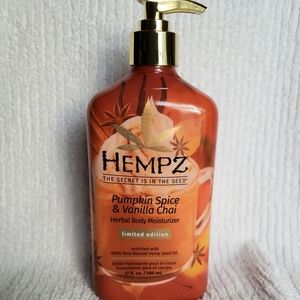 Hempz pumpkin spice & vanilla Chai body Moisturizer, Limited Edition